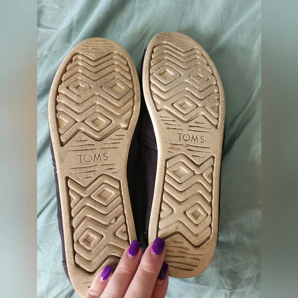 TOMS Black alpargata slip-ons - Picture 2 of 3